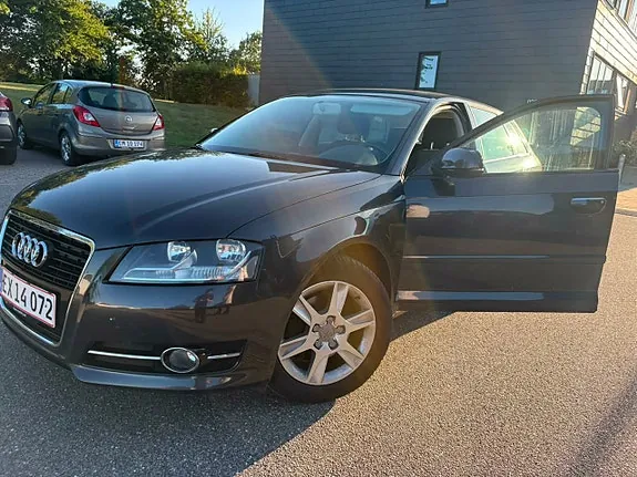 Audi A3 2010 photo 2