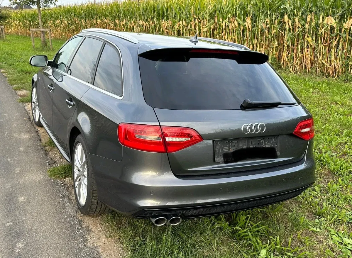 Audi A4 2015 photo 2