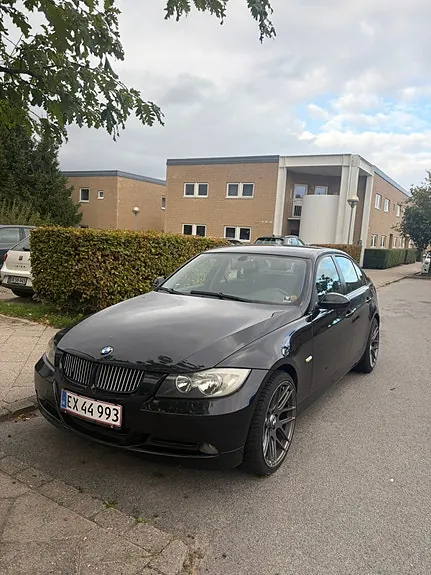 BMW 318I 2006 photo 2