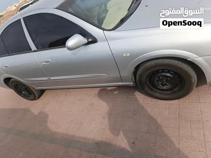 Nissan Sunny 2010 photo 3
