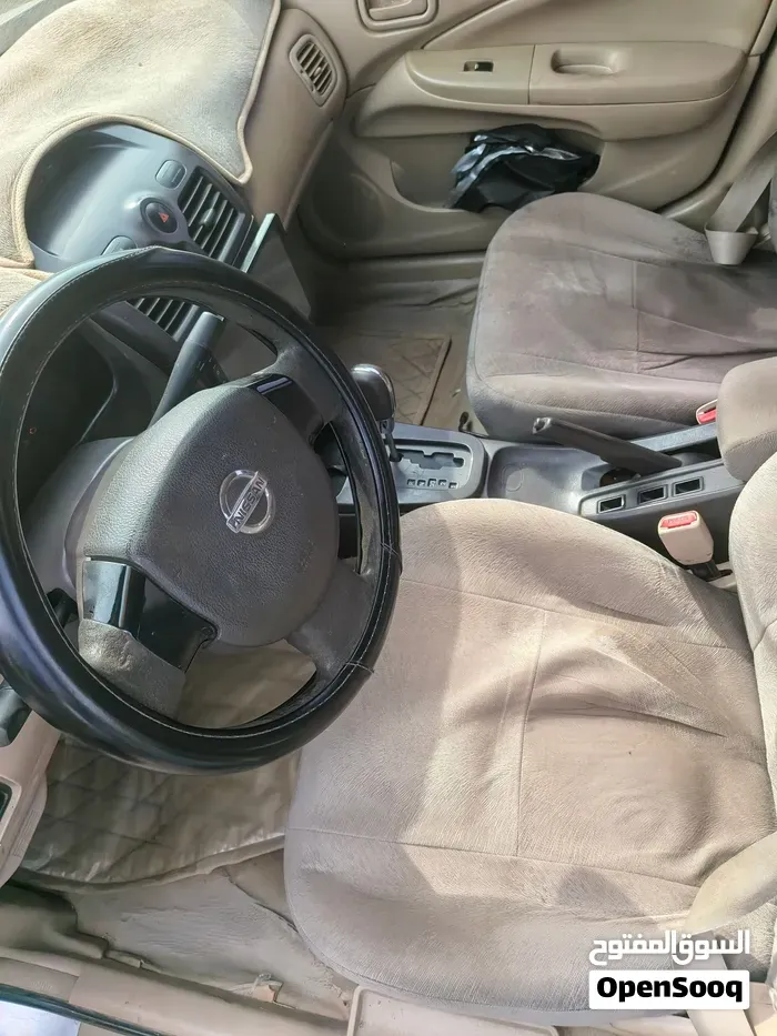 Nissan Sunny 2010 photo 4