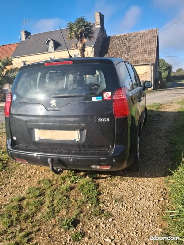 Peugeot 5008 2014 photo 2