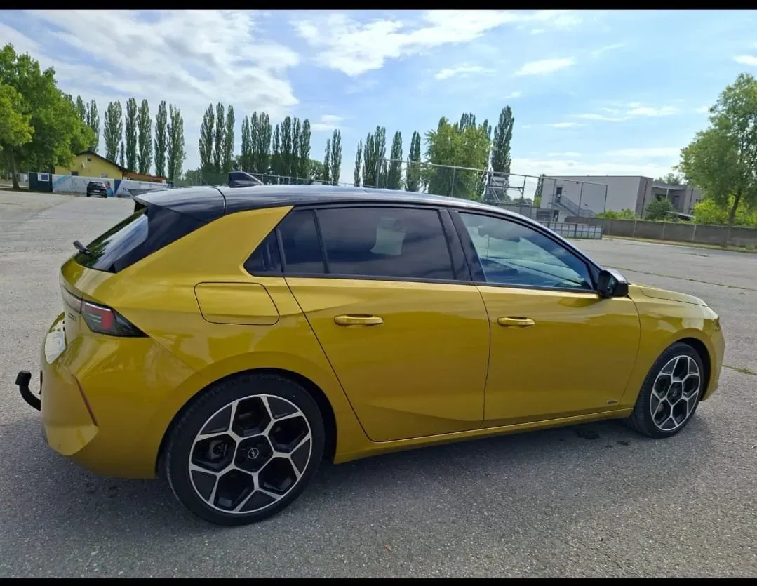 Opel Astra 2022 photo 3