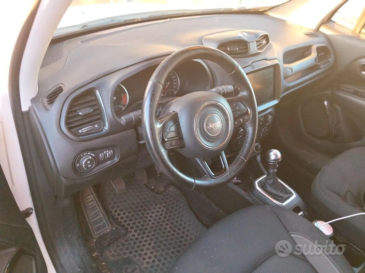 Jeep Renegade 2022 photo 3