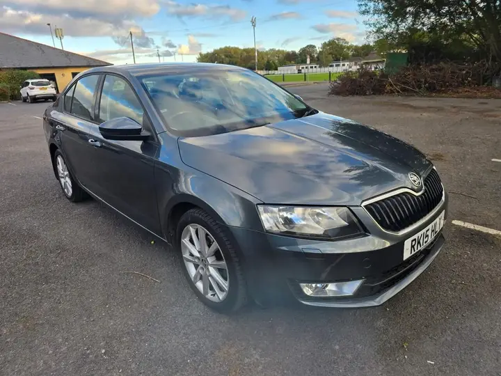 Skoda Octavia 2015 photo 2