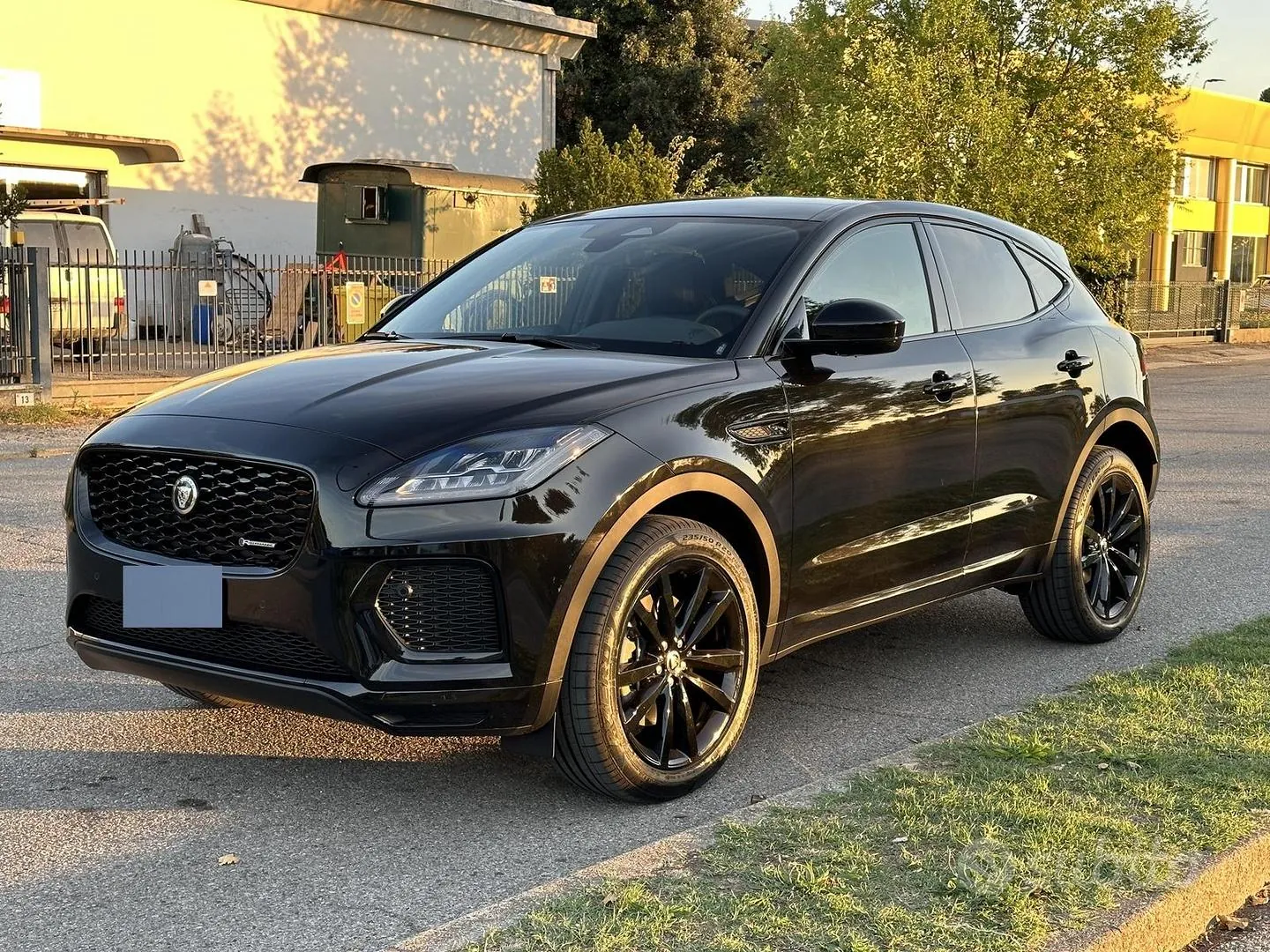 Jaguar E-Pace 2023 photo 4