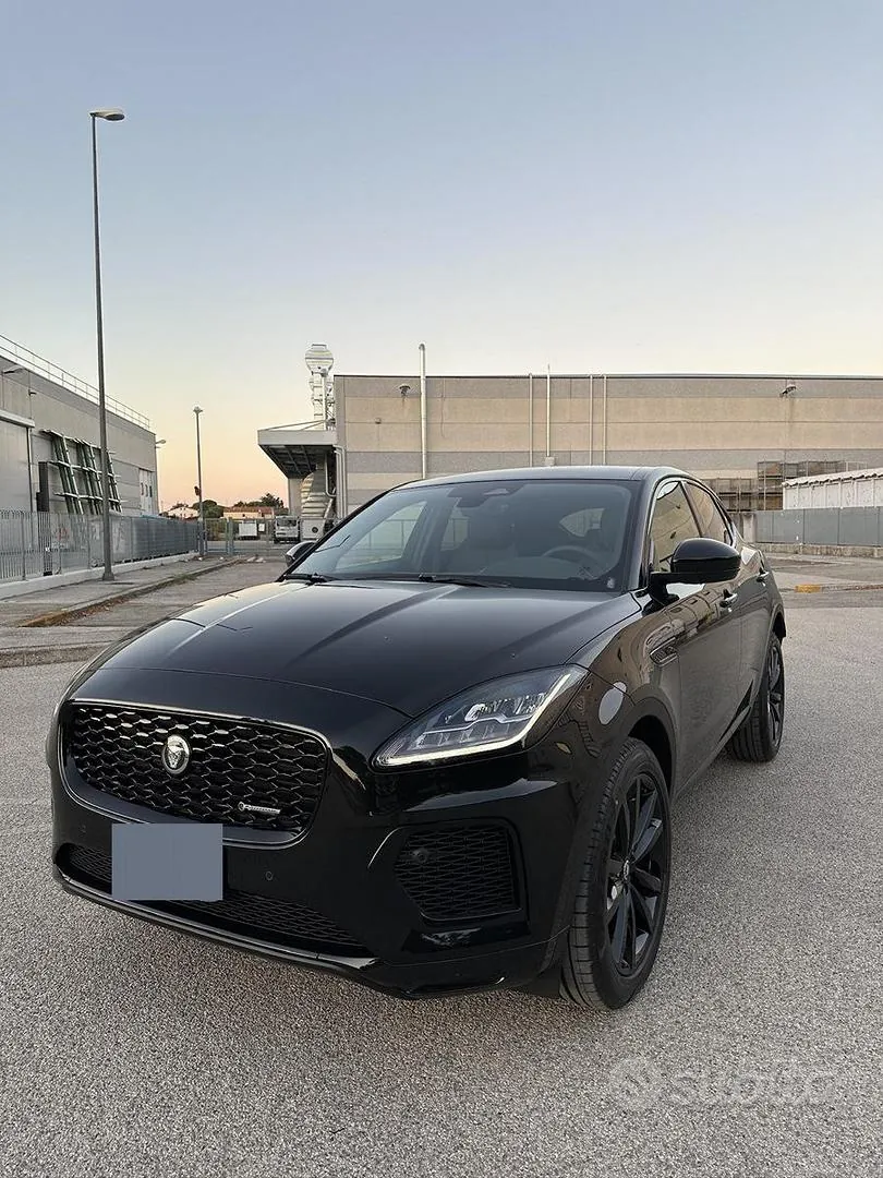 Jaguar E-Pace 2023 photo 2