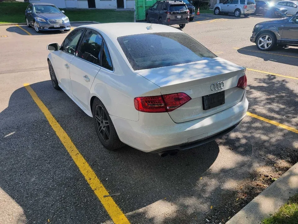 Audi A4 2010 photo 4
