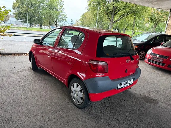 Toyota Yaris 2002 photo 2