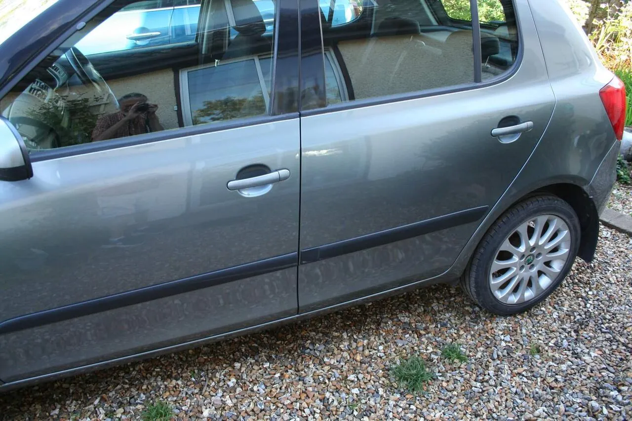 Skoda Fabia 2012 photo 2