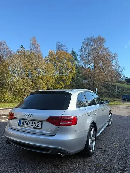 Audi A4 2010 photo 4
