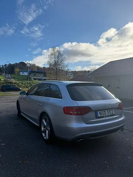 Audi A4 2010 photo 5