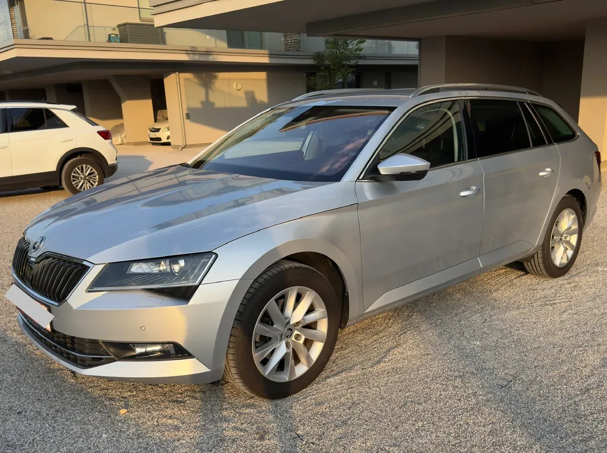 Skoda Superb 2019 photo 3