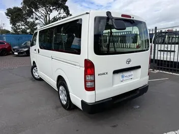 Toyota Hiace 2021 photo 4