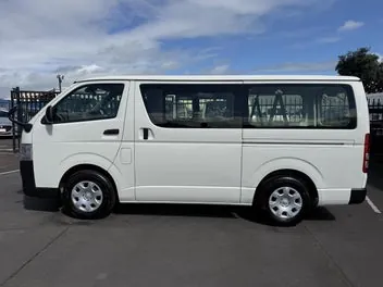 Toyota Hiace 2021 photo 3