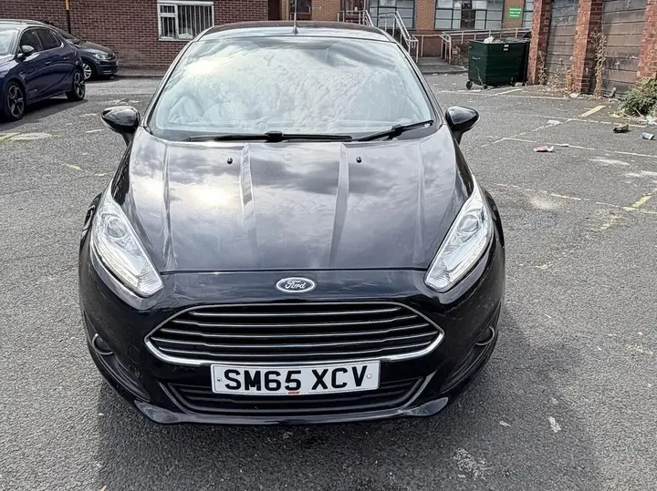 Ford Fiesta 2015 photo 2