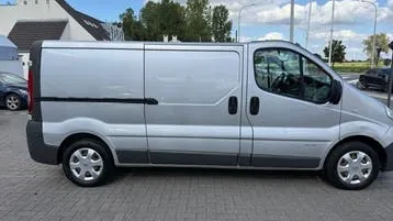Renault Trafic 2011 photo 3