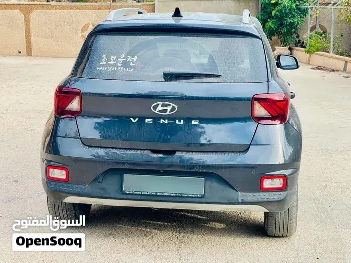 Hyundai Venue 2021 photo 2