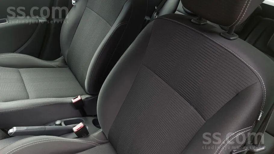 Renault Clio 2012 photo 4