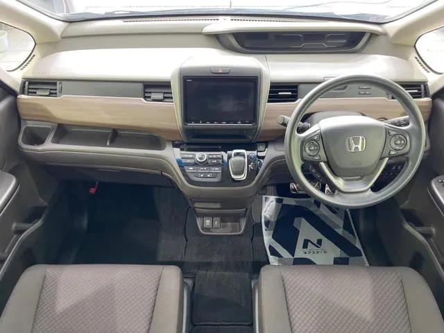 Honda Freed Hybrid 2019 photo 2