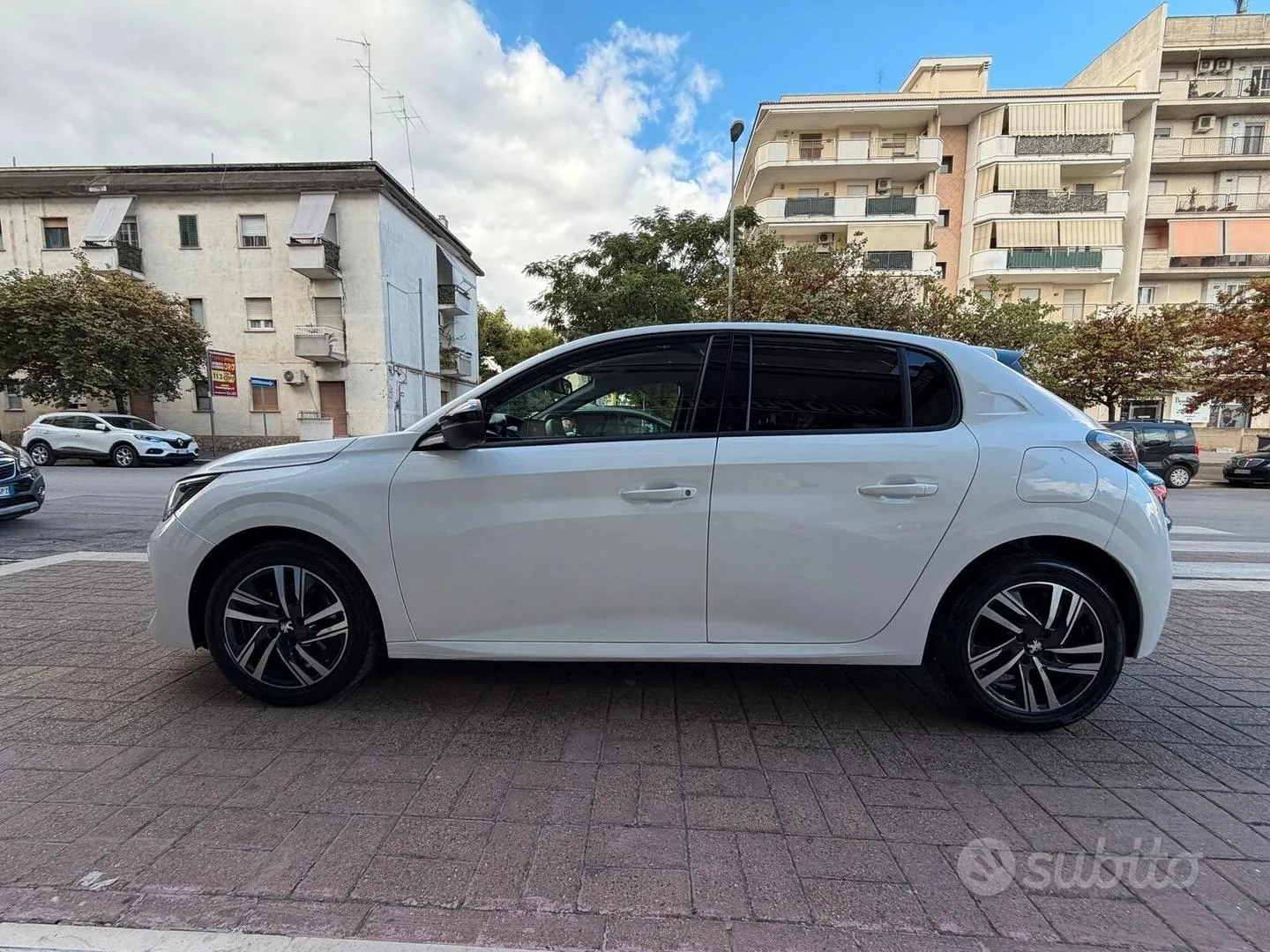 Peugeot 208 2023 photo 5
