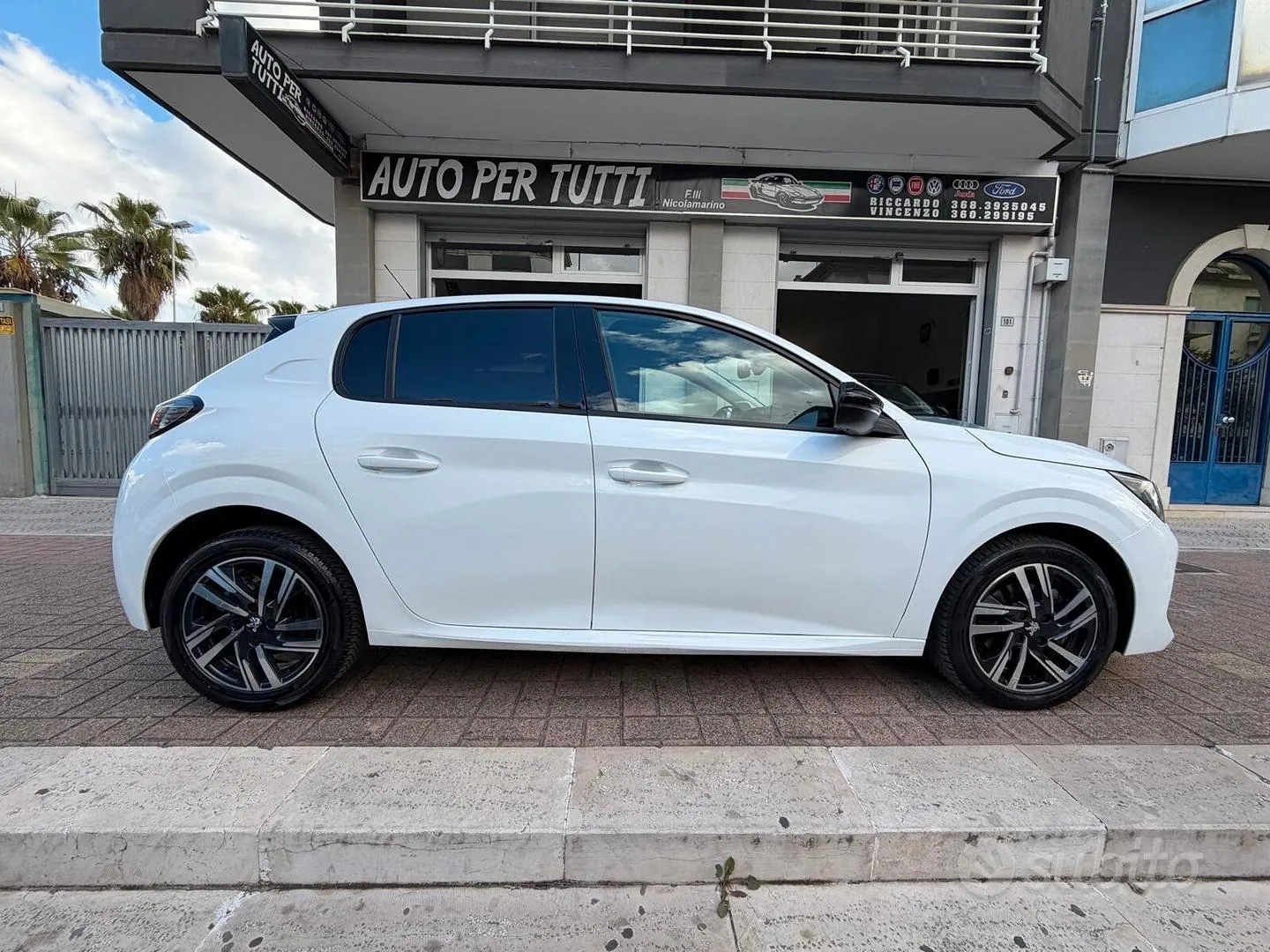 Peugeot 208 2023 photo 4