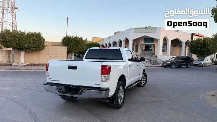 Toyota Tundra 2012 photo 2
