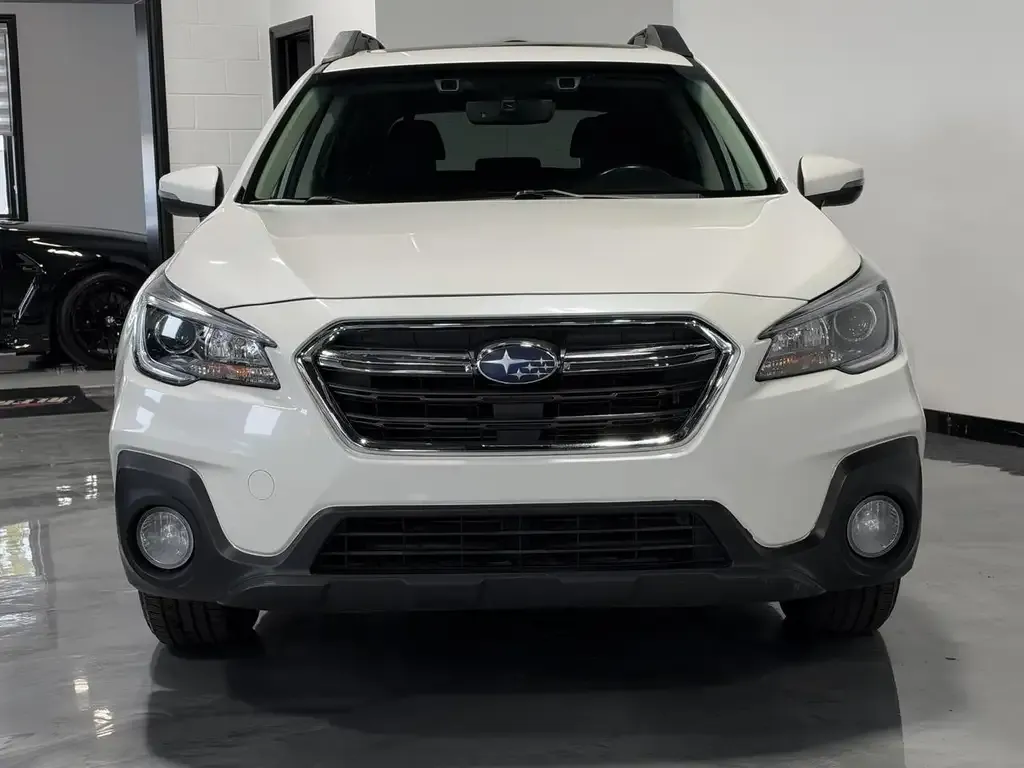 Subaru Outback 2018 photo 2