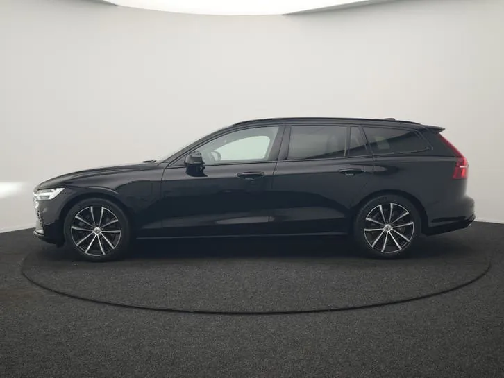 Volvo V60 2023 photo 2