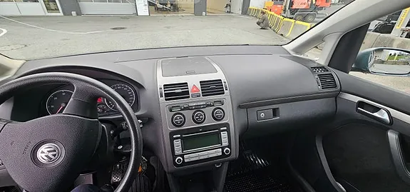 Volkswagen Touran 2008 photo 2
