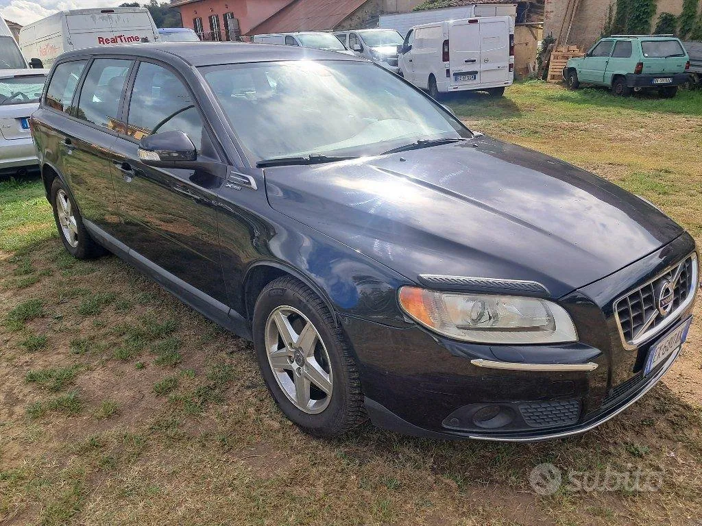 Volvo V70 2009 photo 2