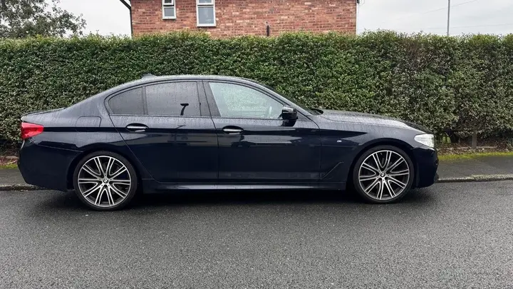 BMW 5 Series 2017 photo 4
