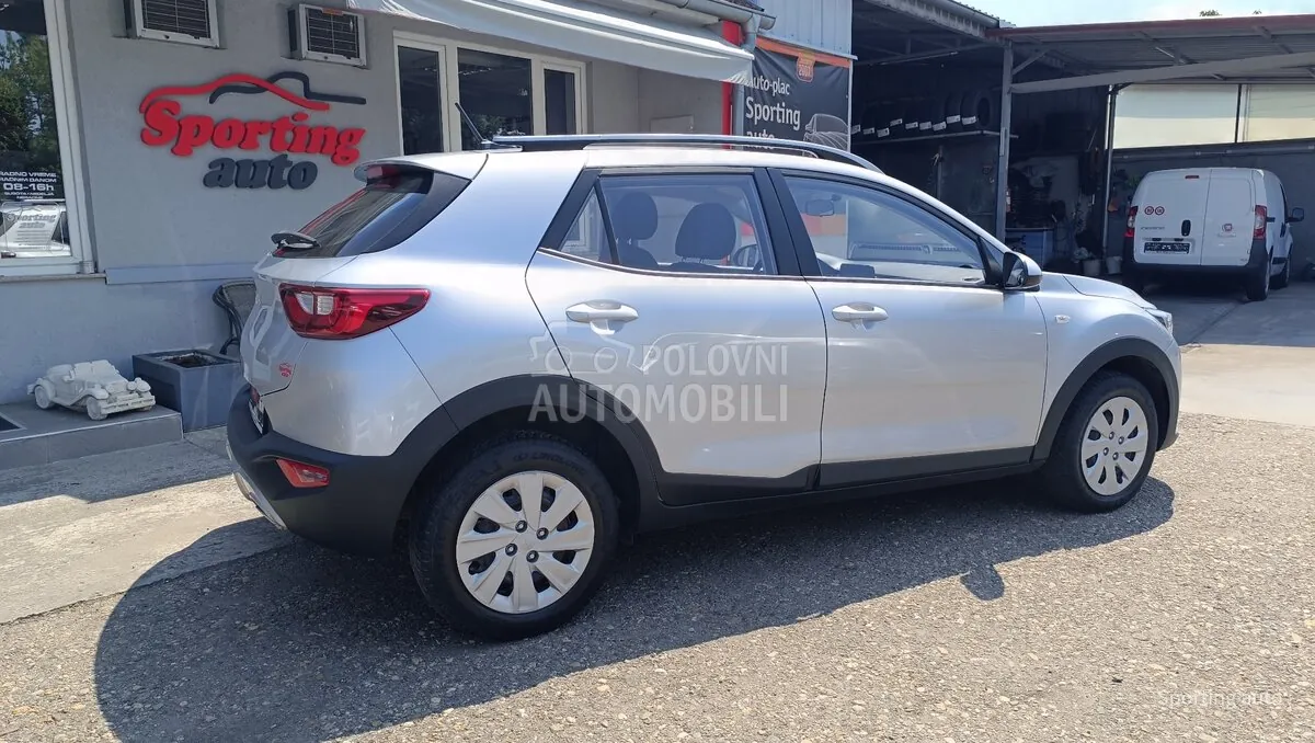 Kia Stonic 2023 photo 2