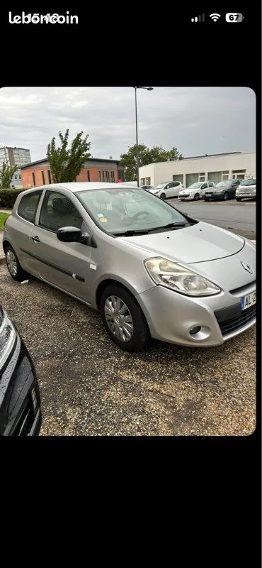 Renault Clio 2010 photo 3