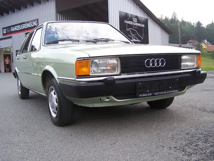 Audi 80 1982 photo 2