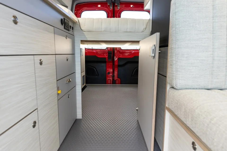 Ford Transit 2023 photo 5