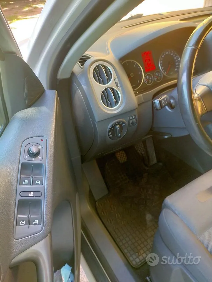 Volkswagen Tiguan 2008 photo 4