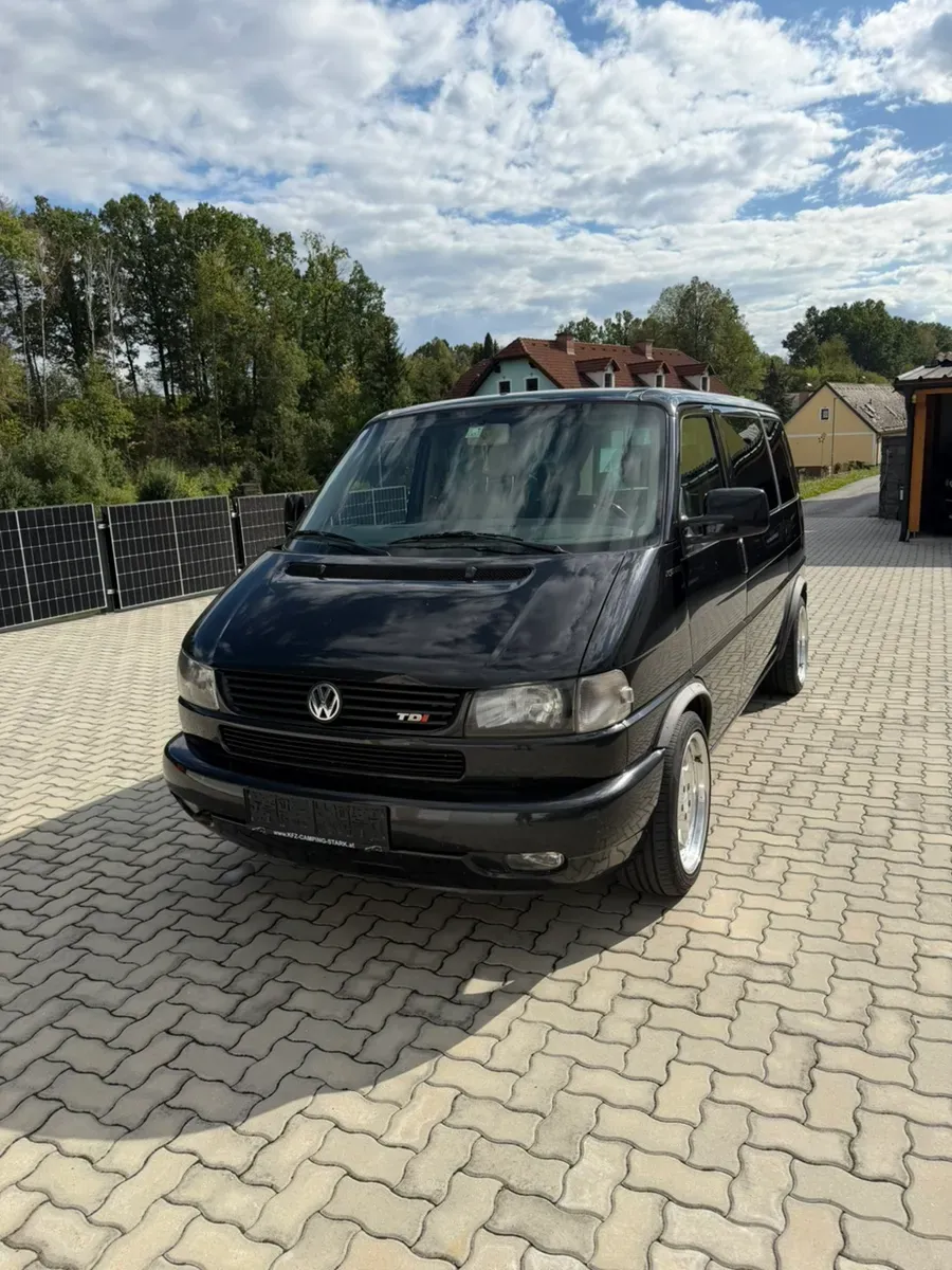 Volkswagen Caravelle 2000 photo 2
