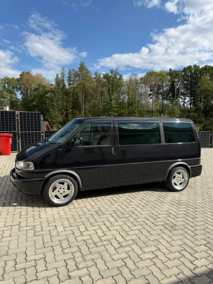 Volkswagen Caravelle 2000 photo 3