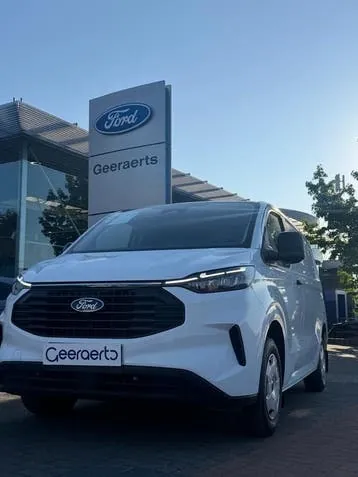 Ford Transit 2023 photo 2