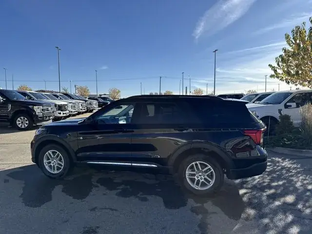 Ford Explorer 2025 photo 3