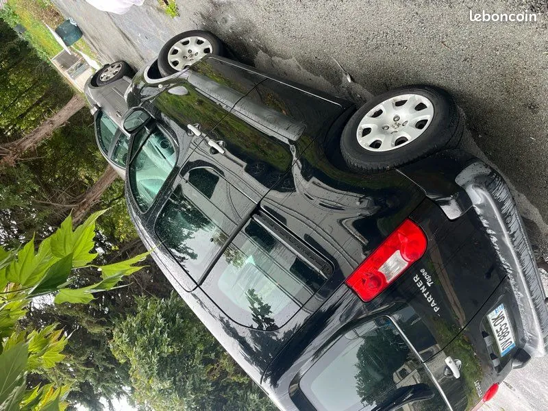 Peugeot Partner 2011 photo 2