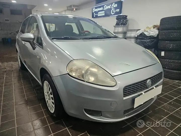 Fiat Grande Punto 2007 photo 3