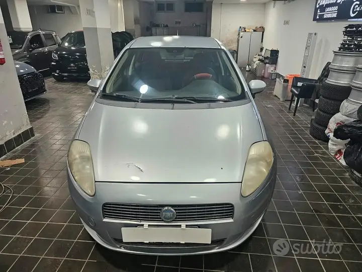 Fiat Grande Punto 2007 photo 2