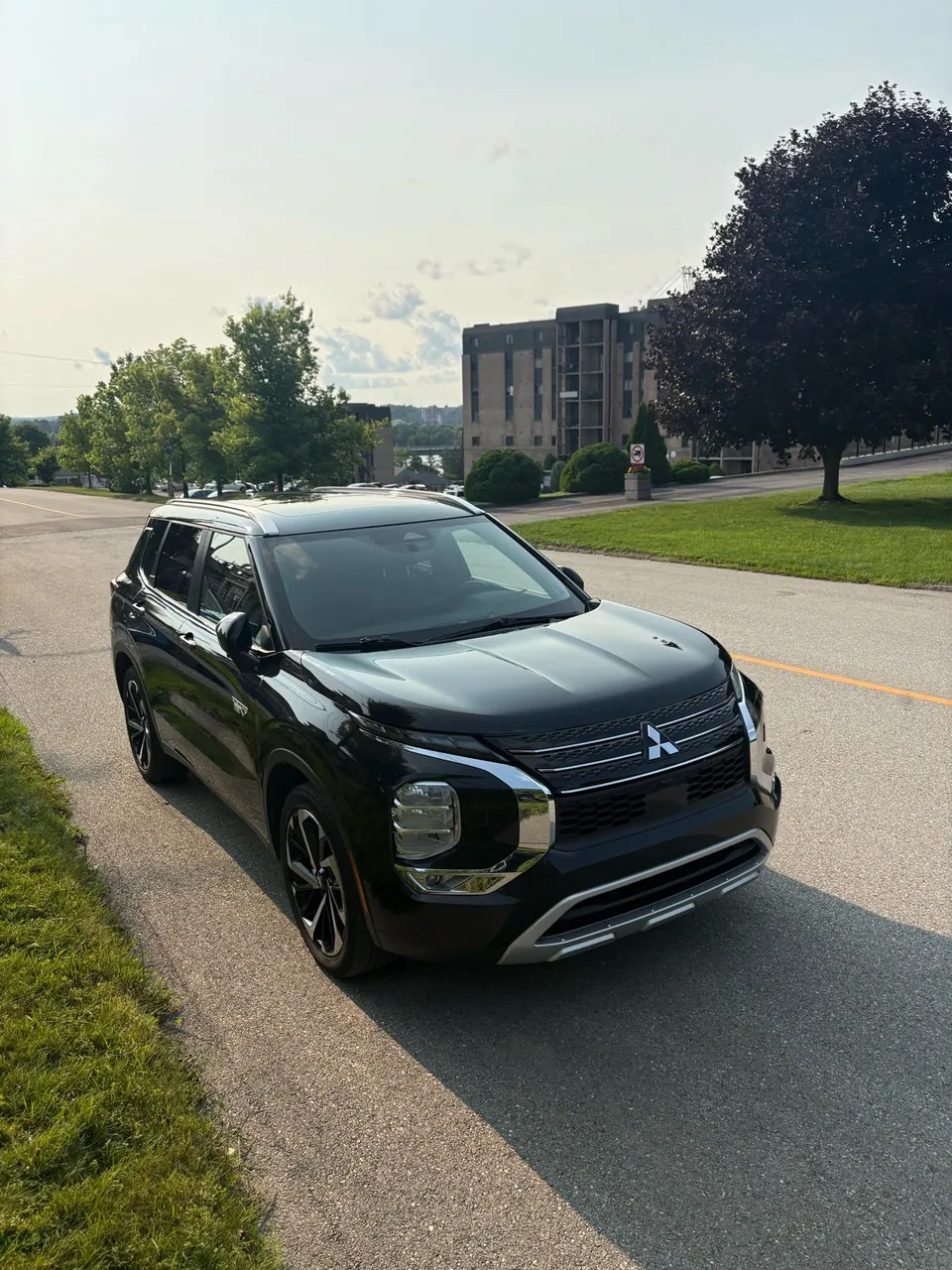 Mitsubishi Outlander 2024 photo 2