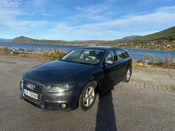 Audi A4 2009 photo 4