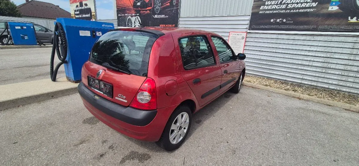 Renault Clio 2005 photo 2