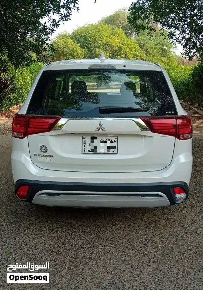 Mitsubishi Outlander 2019 photo 2