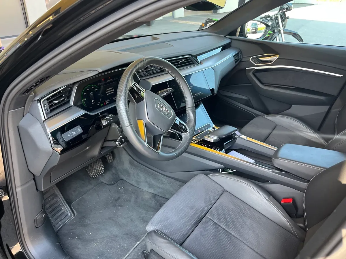 Audi E-Tron 2022 photo 2