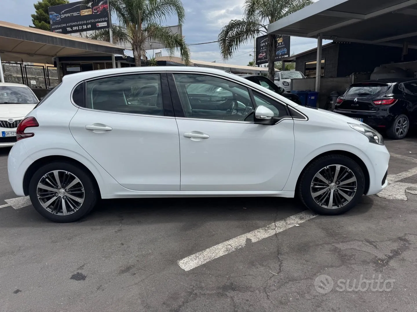 Peugeot 208 2015 photo 3